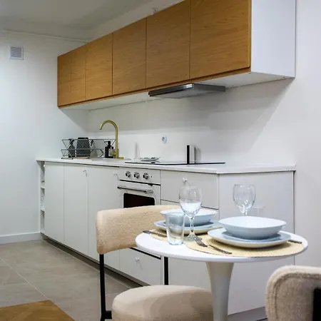 Apartment Chmielna - Location, Workspace - By Rentujemy