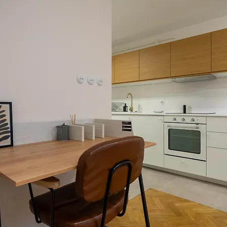Chmielna - Location, Workspace - By Rentujemy Apartmán Varšava
