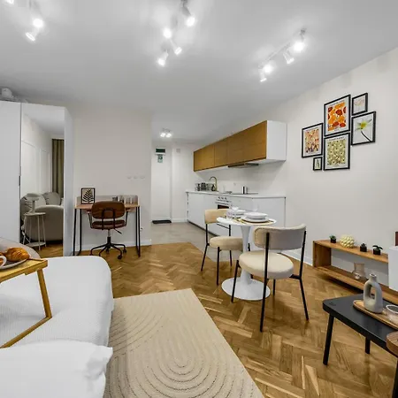 Apartmán Chmielna - Location, Workspace - By Rentujemy Varšava