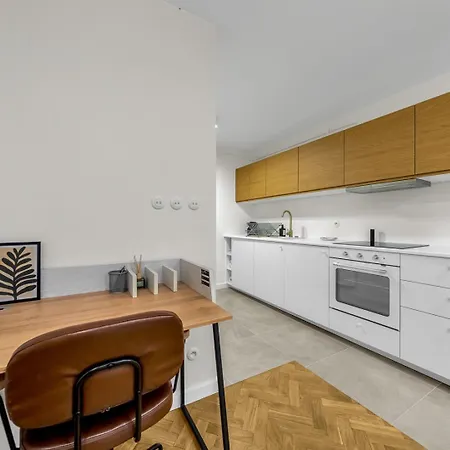 Chmielna - Location, Workspace - By Rentujemy Warsaw